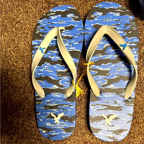 NWT Men’s American Eagles Outfitters Flip Flop Blue Camouflage Size 10/11 - Picture 1 of 3